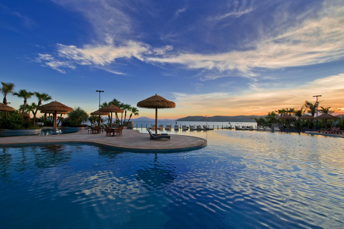 碧海蓝天，椰风树影，在海边的度假酒店里奢享一个假期|东南亚|马来西亚|酒店_新浪新闻